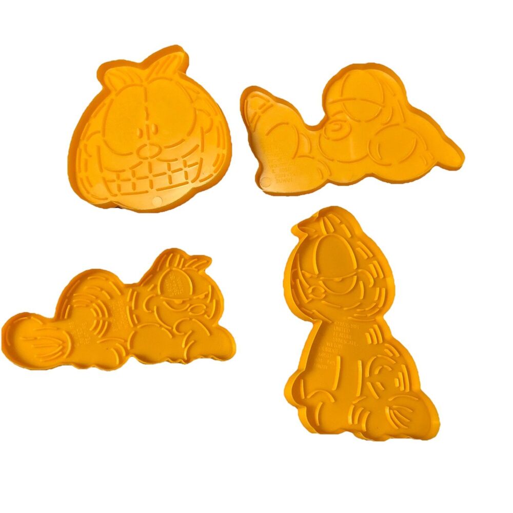 Vintage 1978-83 Wilton Garfield & Odie Orange Cookie Cutters Cat Lot Set of 4